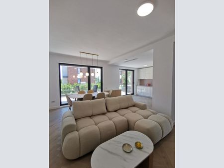 Proprietate exclusivista amplasata pe malul lacului Snagov - Fotografie 2