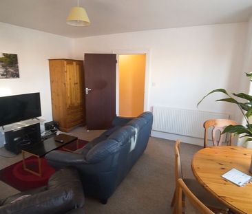 4 Bedroom Flat To Rent in Charminster - £2,000 pcm Tenancy Info - Photo 1