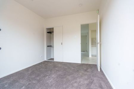 Brand New Spacious 3 bed 2 bathrooms for rent - Photo 2