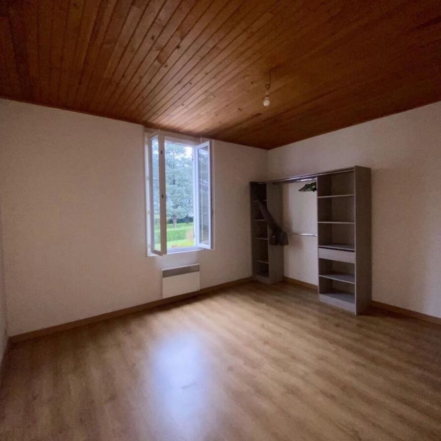 A VILLENEUVE SUR LOT T2 BIS AVEC JARDIN ET PARKING PRIVATIF - Photo 1