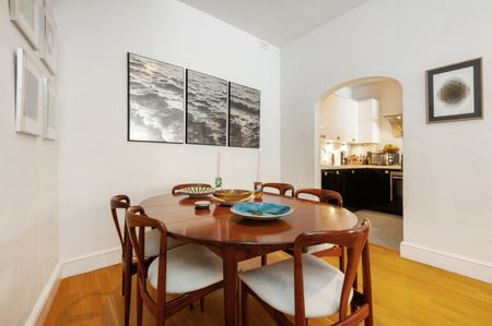 3 bedroom mews to rent - Photo 5