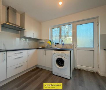 2 bedroom end of terrace house to rent - Photo 3