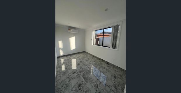 Granny flat for rent - Photo 1