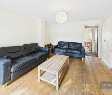 4 bedroom House To Let Total Size: 1238 SQ FT - Photo 2