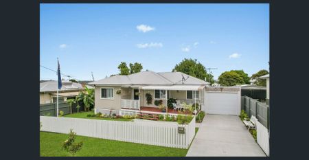 Beautifully Family Home in Prime Eastern Heights Location - Photo 3