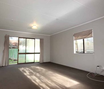 FIVE BEDROOMS - WEST END - Photo 2