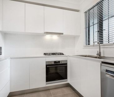 Elegant Parkside Townhouse Living I Boutique “Verona” Complex - Photo 2