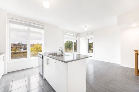 For Lease - 2 Queenpost Drive, Brampton, Ontario - Photo 5