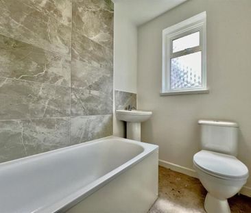 2 bedroom maisonette to rent - Photo 4