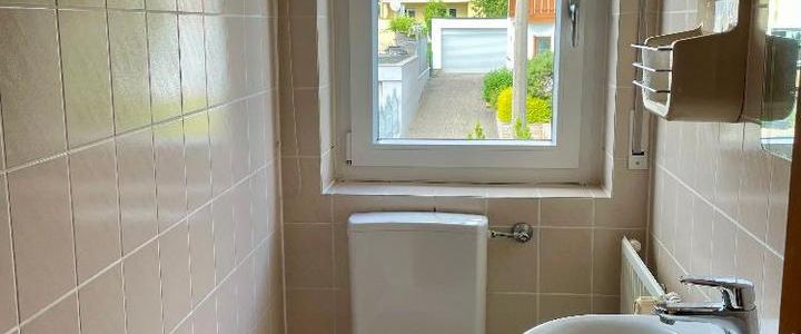 Großzügige 3,5-Zi-Wohnung mit Balkon in Niederwerrn - Foto 1