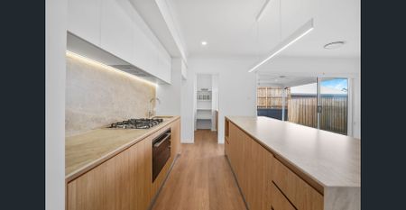 BRAND NEW BESPOKE DESIGN HOME – LUXURY, SPACE & STYLE IN RIPLEY - Photo 5