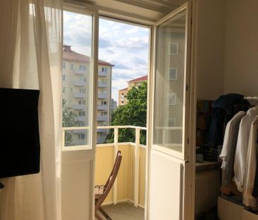 Ymsenvägen, Årsta - Photo 1