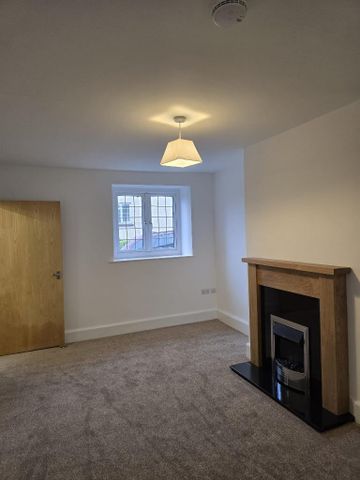 4 bedroom semi-detached house to rent - Photo 3