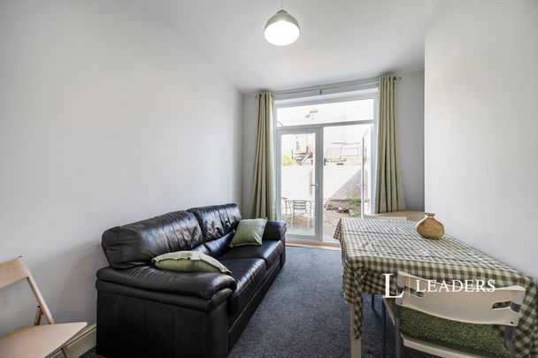 4 bedroom house to rent Mafeking Road, Southsea, PO4 - Photo 1