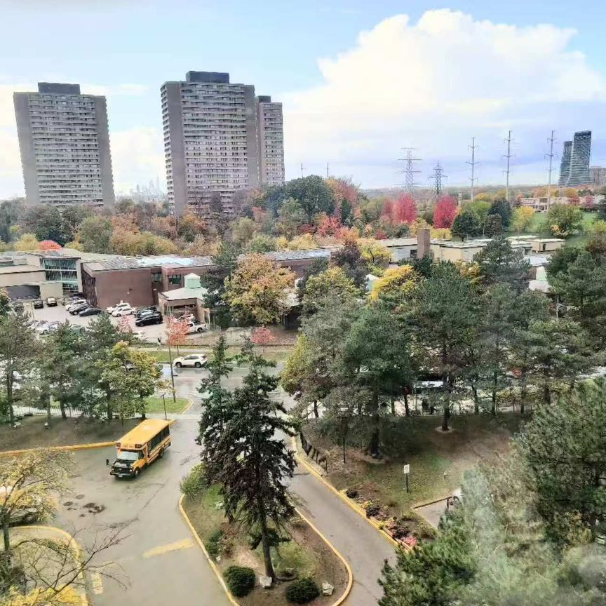 For Lease - 100 Leeward Glenway Unit# 806, Toronto, Ontario - Photo 1