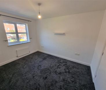 4 bedroom end of terrace house to rent - Photo 4
