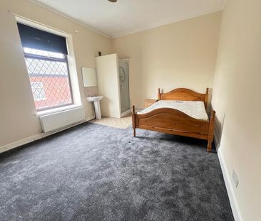 5 bedroom house of multiple occupation to rent - Photo 6