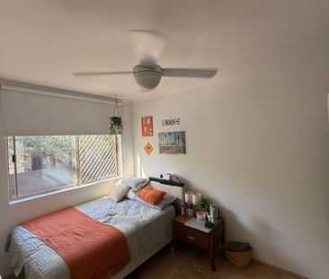 Redfern - Photo 1