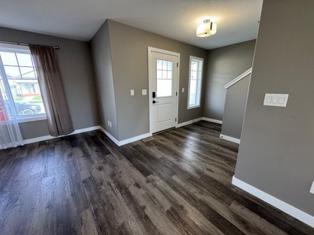 Beautiful 4 Bed 3.5 Bath Full House in Timberlands - Photo 5