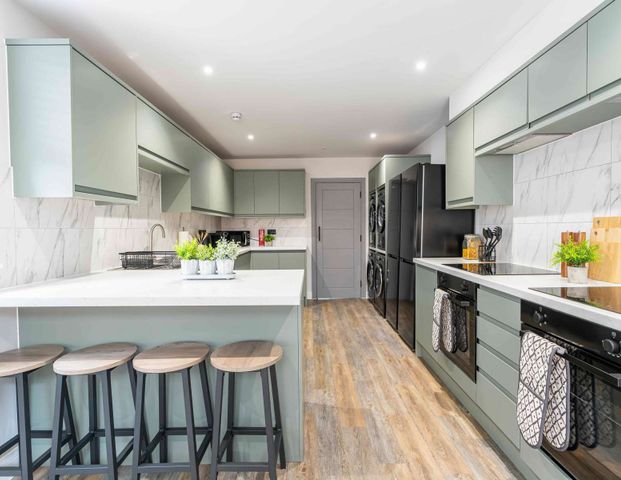 Priory Road Room 5 - Photo 1