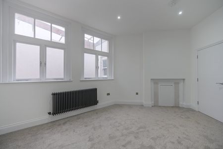 The Gate House - Photo 2