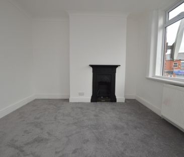 1 Bedroom Flat - Photo 2