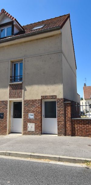 Location Appartement 2 pièces 48m² ST SAUVEUR 80470 - Photo 2