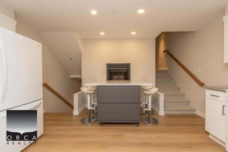 2-328 2nd Street East, North Vancouver - Photo 3