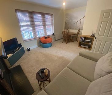 Room in a Shared Flat, Sandholme Road, BS4 - Photo 4