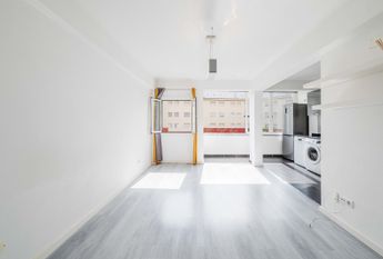 APARTAMENTO T4 EM ALFRAGIDE MOBILADO