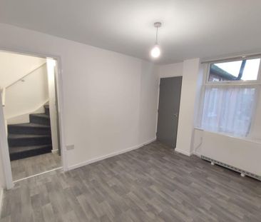 3 bedroom apartment to rent - Photo 6