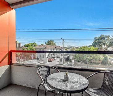 Stylish Two-Bedroom Apartment with Modern Amenities in a Prime Loca... - Photo 1