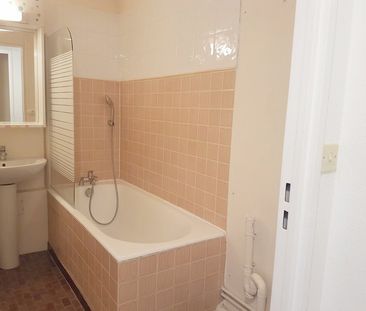 Location Appartement 1 pièce 28m² FONTAINEBLEAU 77300 - Photo 2
