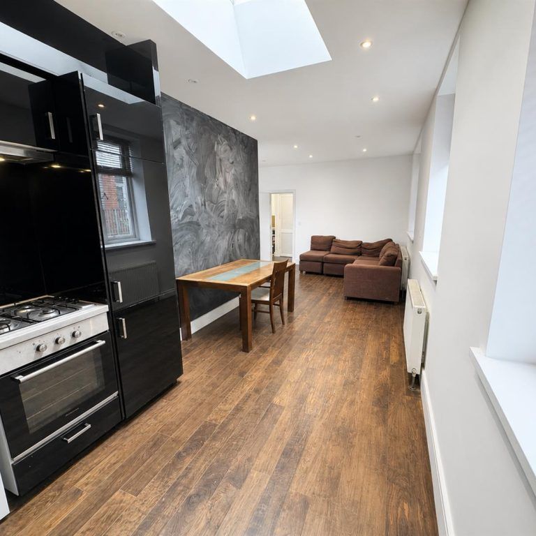 Coleridge Road, Crouch End, London, N8 - Photo 1