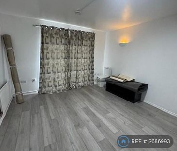 3 bedroom flat to rent - Photo 1