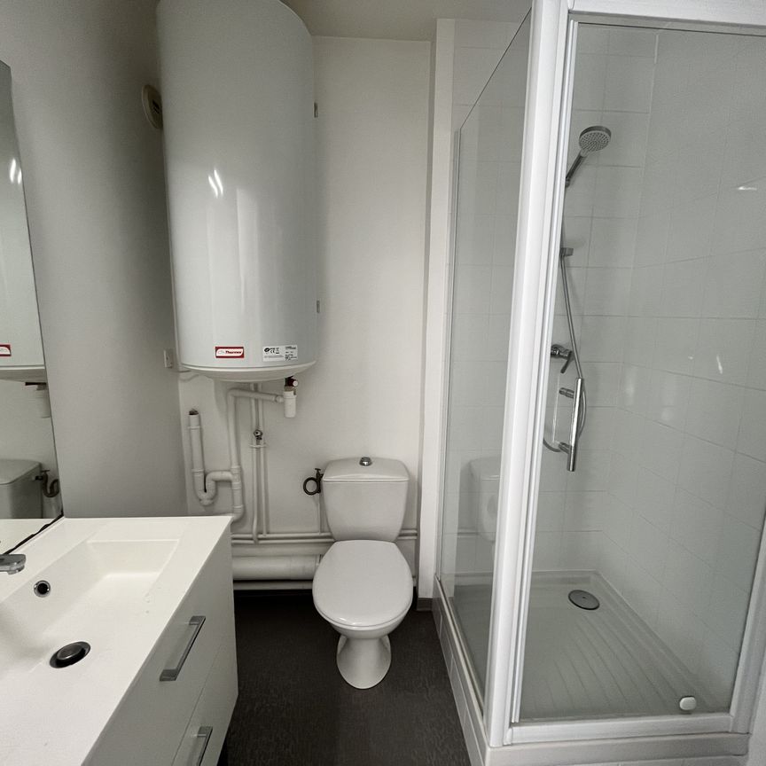 Location Appartement 1 pièce 27m² POITIERS 86000 - Photo 1