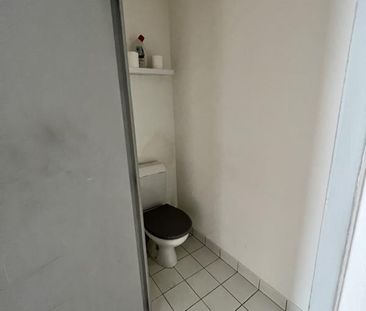 Location Appartement 2 pièces 47m² PARIS 19ème - Photo 5