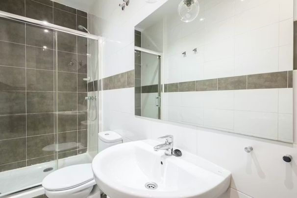 Calle de Carranza, Madrid, Community of Madrid 28004 - Photo 1