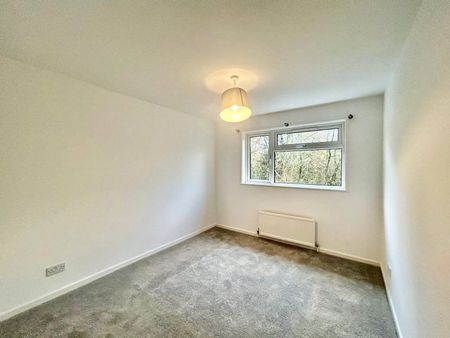 Quetta Park, Church Crookham, Fleet, Hampshire, GU52 - Photo 4