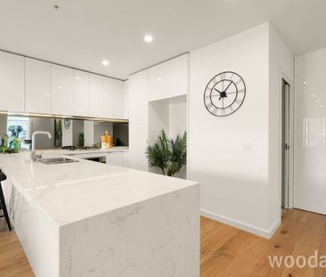 Luxury, Location, Low Maintenance - Photo 4