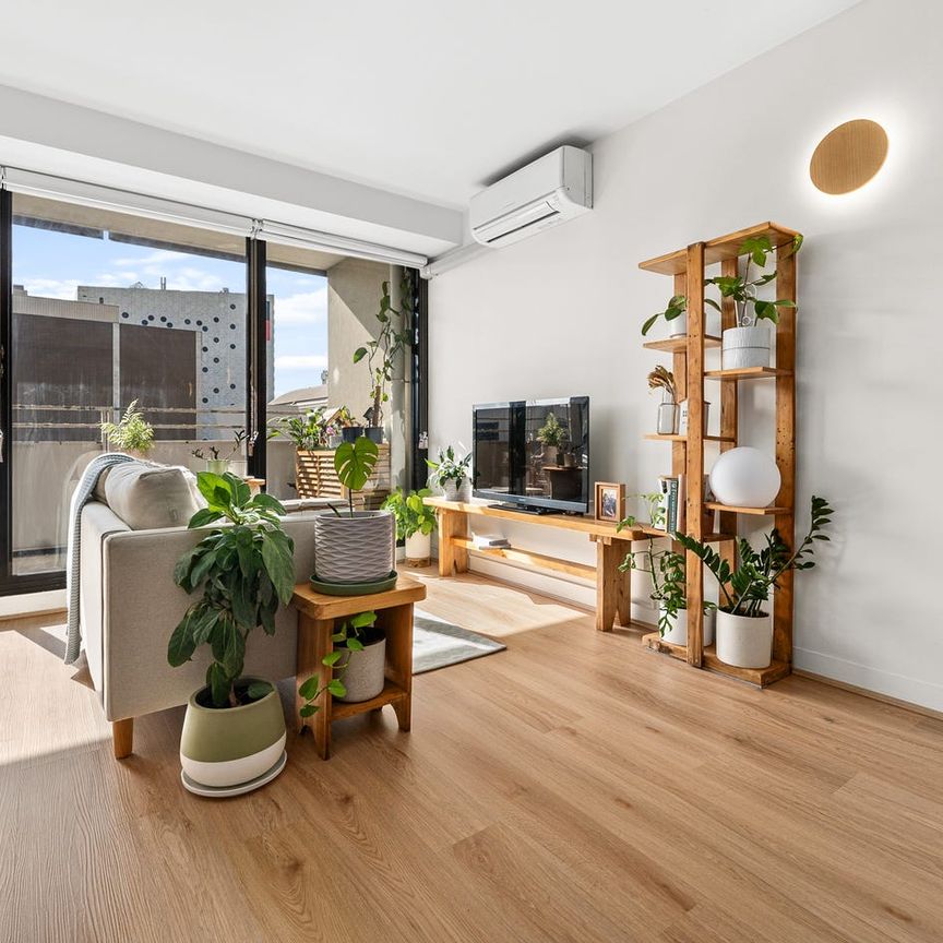 Modern Partly Furnished Apartment Near Swinburne University - Photo 1