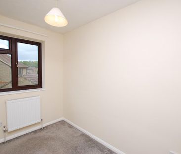 2 bedroom end of terrace house to rent - Photo 1