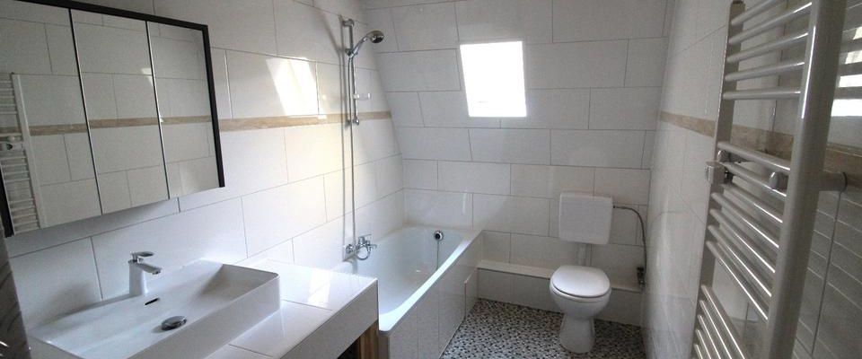 Schicke 2 Zimmer Wohnung Nähe Zentrum In 08523 Plaue - Photo 1