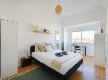 Avenida de Berna, Lisbon, Lisbon 1050-038 - Photo 4