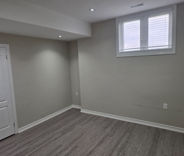 For Lease - 184 Dale Crescent, Bradford West Gwillimbury, Ontario - Photo 2