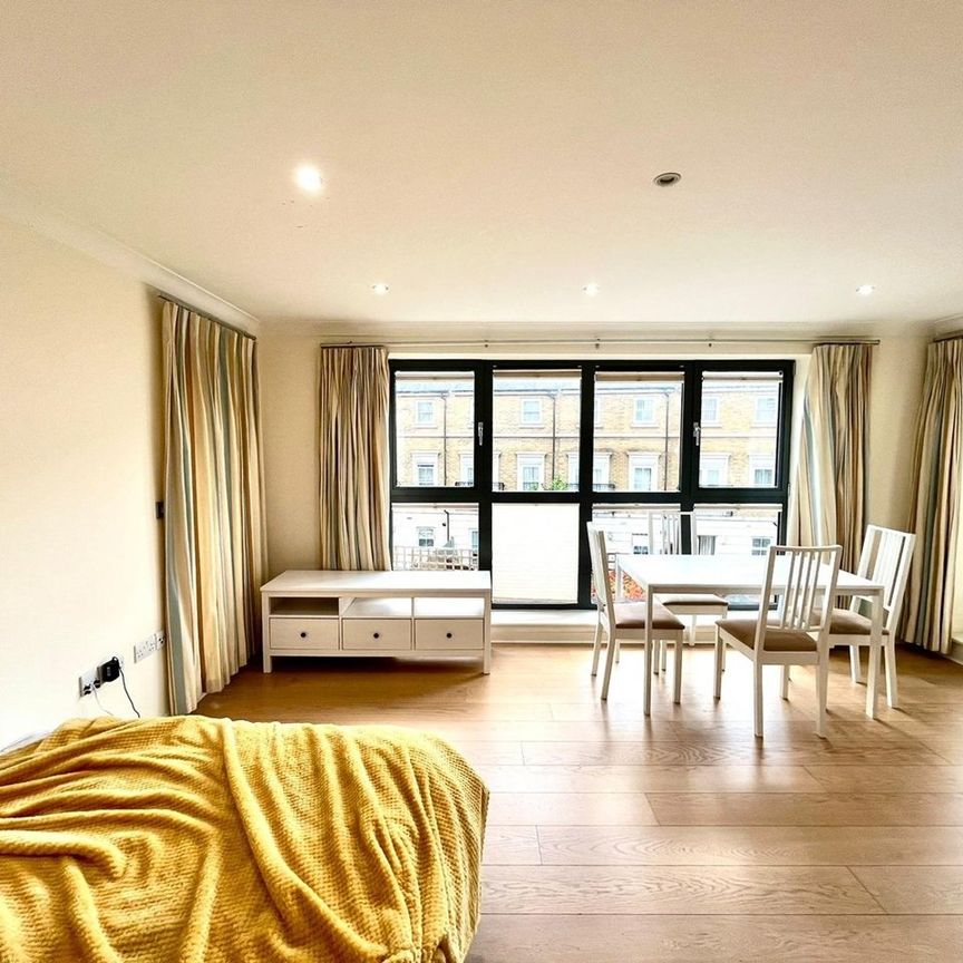 Room in a Shared Flat, Canal Boulevard, NW1 - Photo 1