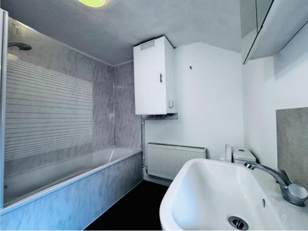 3 bedroom apartment to rent - Photo 4