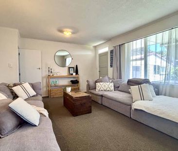 Three bedroom home for rent! - Photo 2