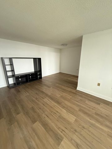 For Lease - 18 Knightsbridge Road Unit# 707, Brampton, Ontario - Photo 2