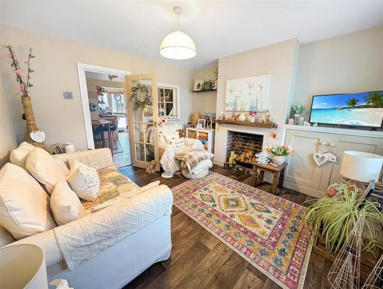 2 bedroom cottage to rent - Photo 1